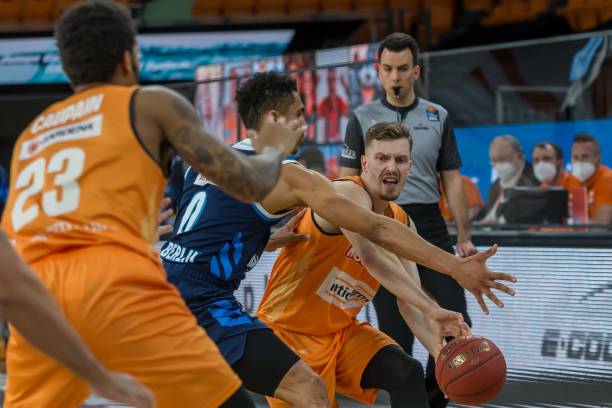 给球员带来 给球员带来