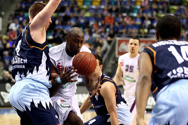 对于中国足 对于中国足